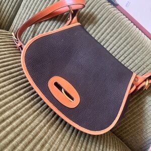 Elegant black and tan Leather Shoulder Bag